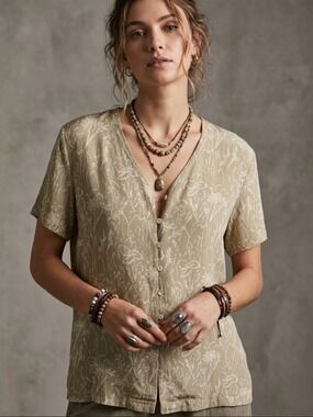 YL by Yair Vintage Silk Blouse Sz 10 Botanical Beige Olive Button Front